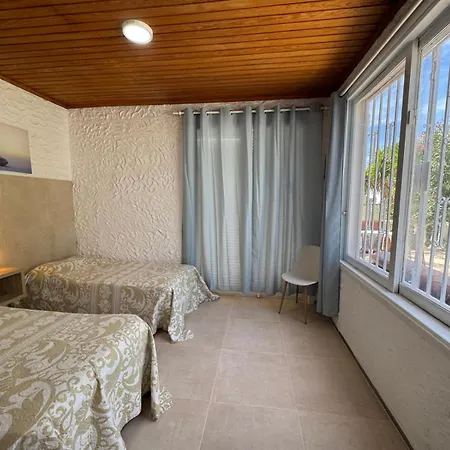 Americas 4-bedroom Адехе